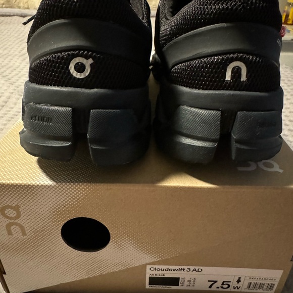 Women’s ON all black Cloudswift 3 AD, size 7.5, worn maybe twice - Picture 3 of 5
